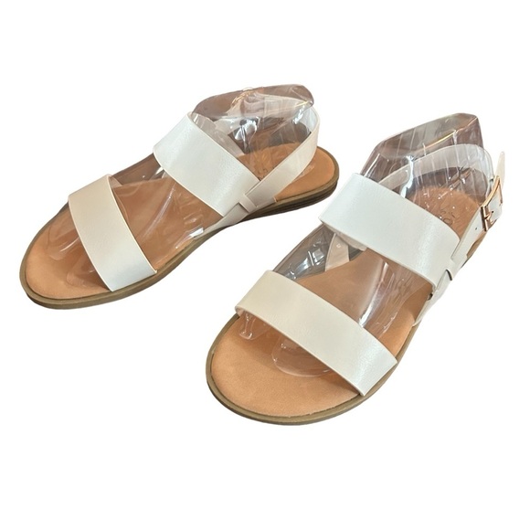 Journee Collection Lavine White Sandal Size 7 - Picture 6 of 11